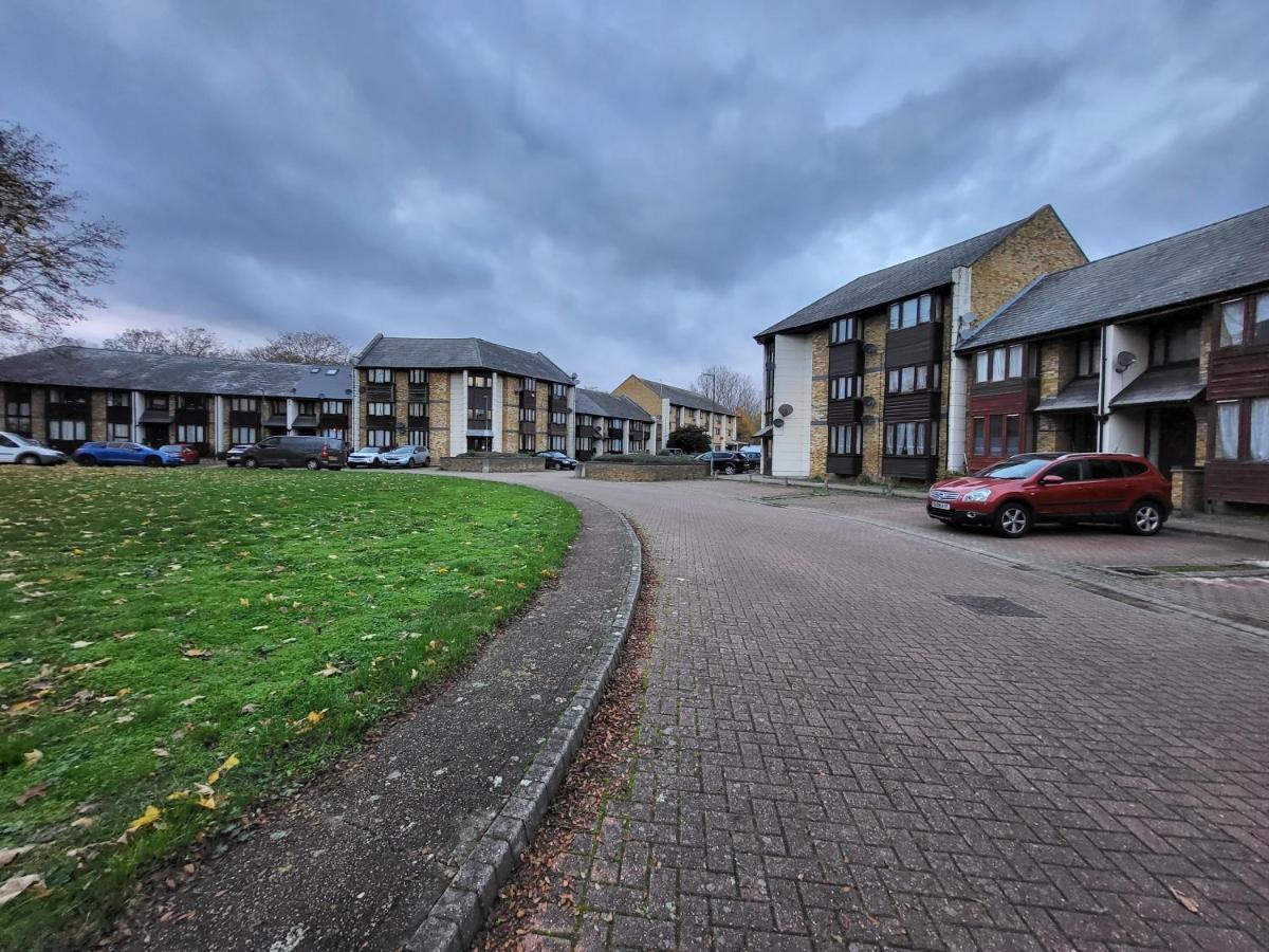 Manor Place Apartment Thamesmead Thamesmead  Kültér fotó